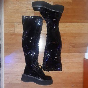 Size 10 Demonia EMILY-375 in Black